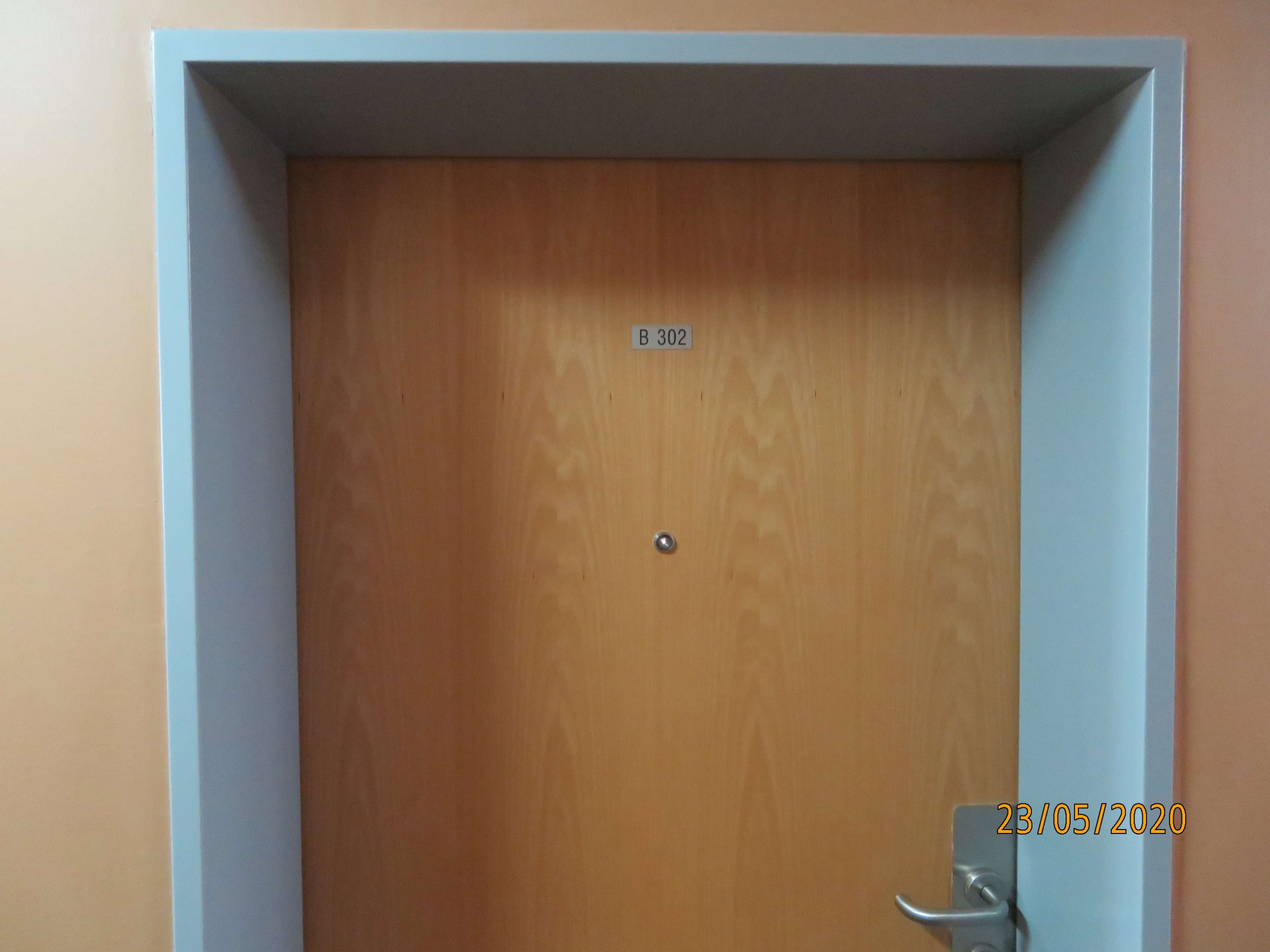 Vrata-v-apartma-
